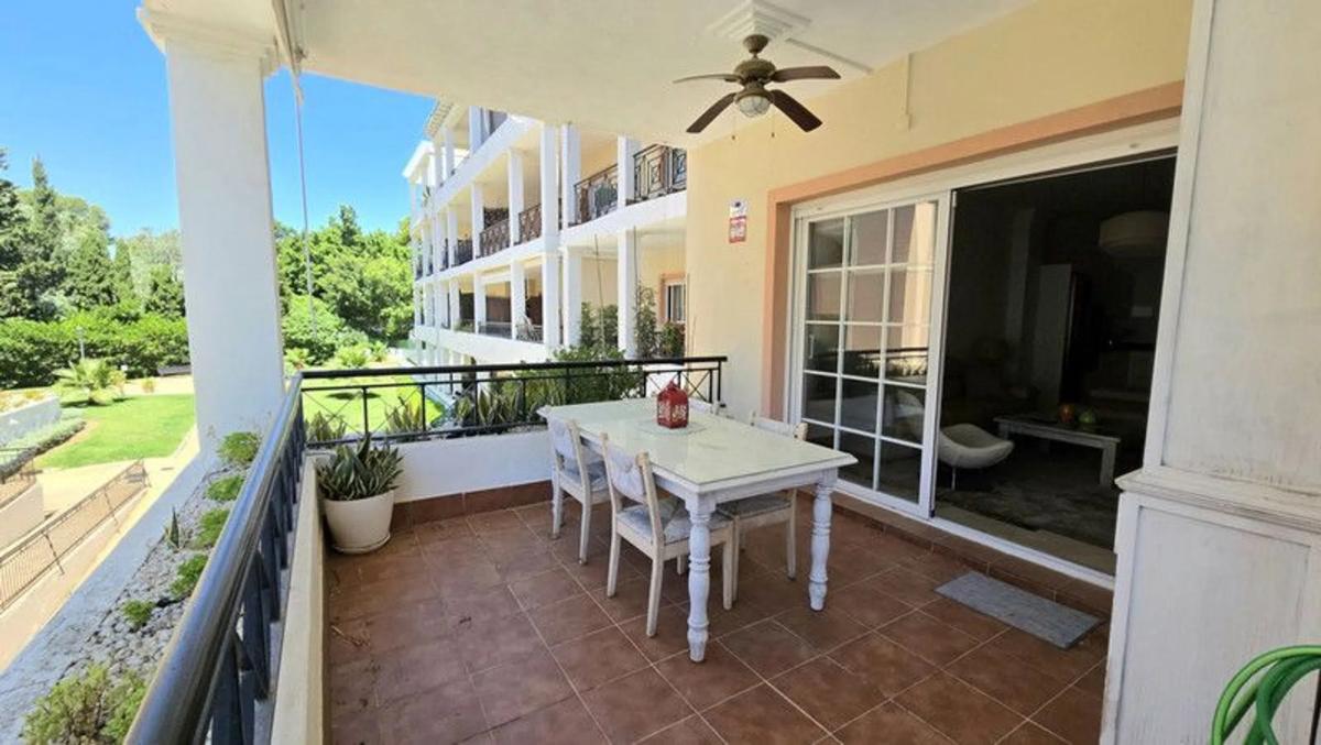 Venta de piso en Avenida Valle del Golf, Marbella
photo 1
