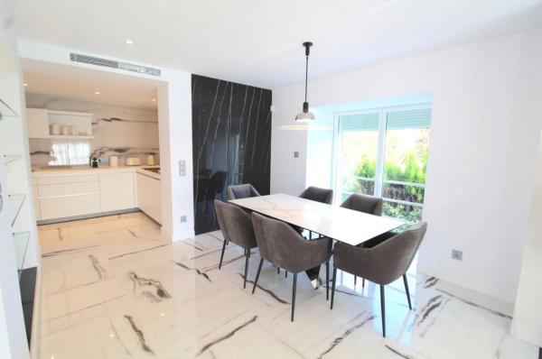 Chalet wolnostojący na sprzedaż w  Calle Comunidad San Javier, 26, Marbella photo 3