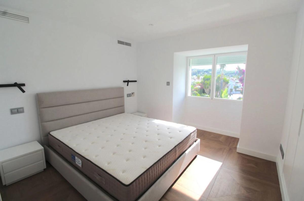 Sprzedaż niezależnego domku jednorodzinnego w Calle Comunidad San Javier, 26, Marbella photo 4