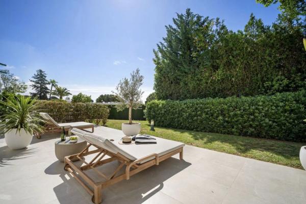 Chalet adosado en venta en Avenida Valle del Golf , Marbella thumbnail 1