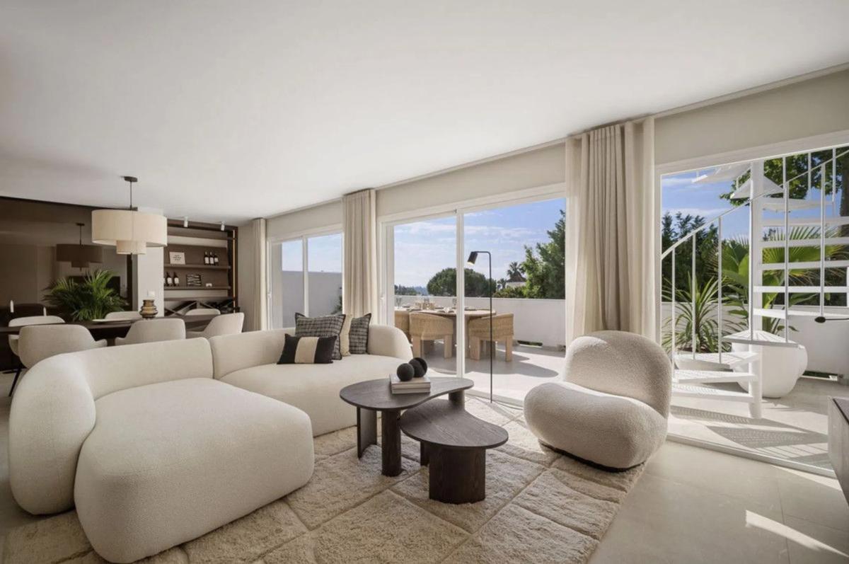 Sale of townhouse in Avenida Valle del Golf , Marbella photo 3