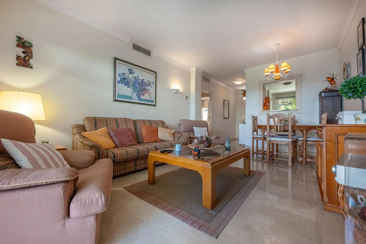 Sale of apartment in Barrio Aloha, Marbella
 photo 2