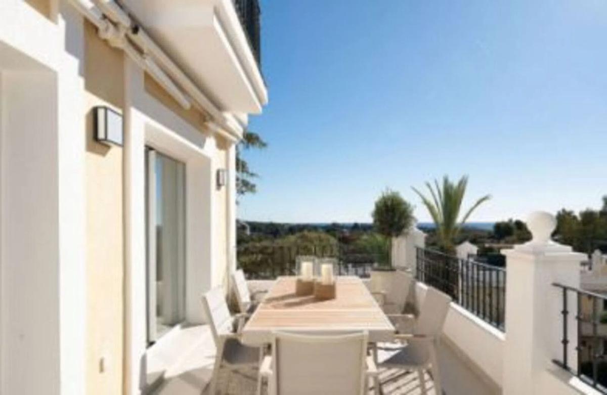Venta de duplex en Calle de las Torres, Marbella photo 1