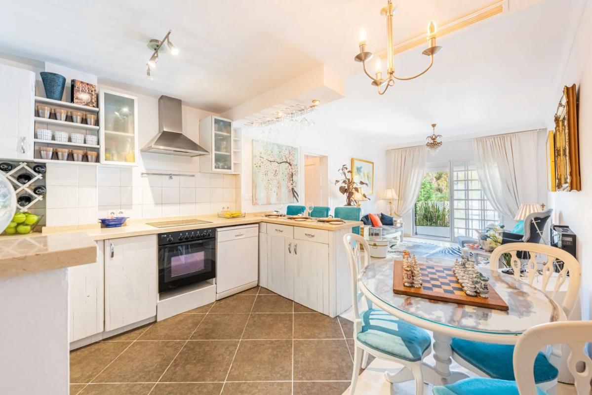 Venta de chalet adosado en  Barrio Aloha , Marbella photo 2