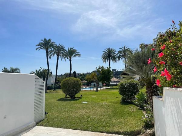 Chalet adosado en venta en  Avenida Valle del Golf , Marbella photo 4