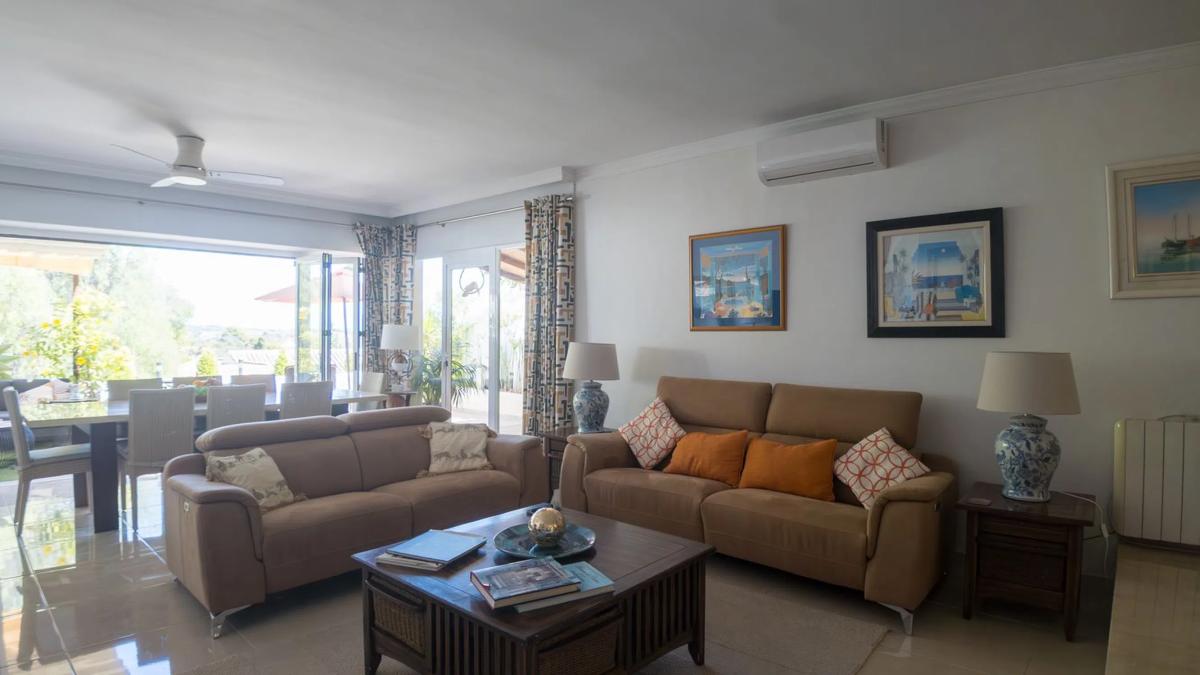 Venta de chalet adosado en CL AGUILAS , Marbella photo 2