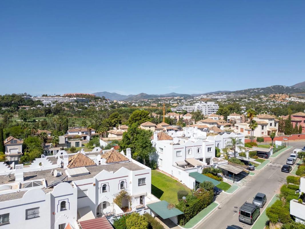 Sprzedaż duplexu w AV AL ANDALUS-NVA AND ALOHA, 18, Marbella photo 2