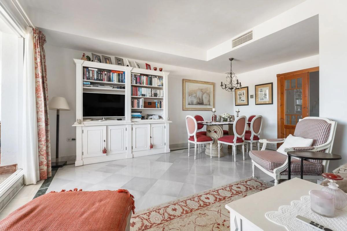 Sprzedaż duplexu w AV AL ANDALUS-NVA AND ALOHA, 18, Marbella photo 3