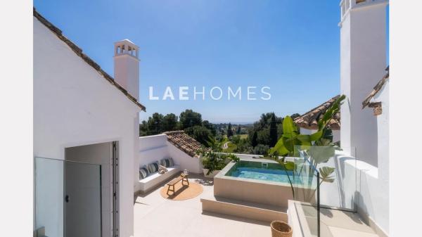 Chalet adosado en venta en Barrio Aloha , Marbella thumbnail 2