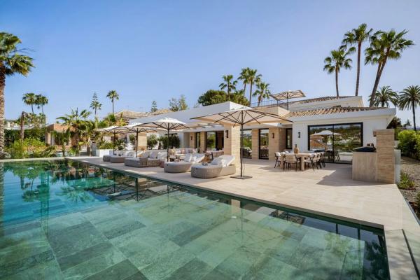 Chalet wolnostojący na sprzedaż w  Calle Levante, Marbella photo 2