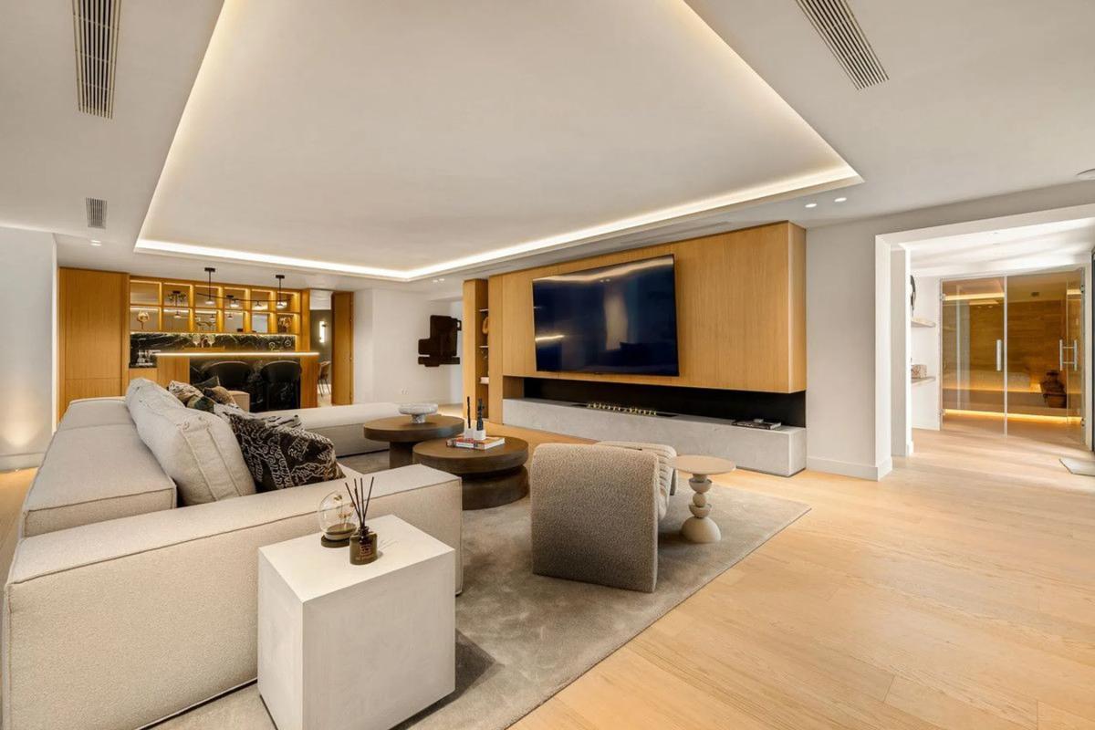 Sale of independent chalet in Calle Levante, Marbella
photo 5