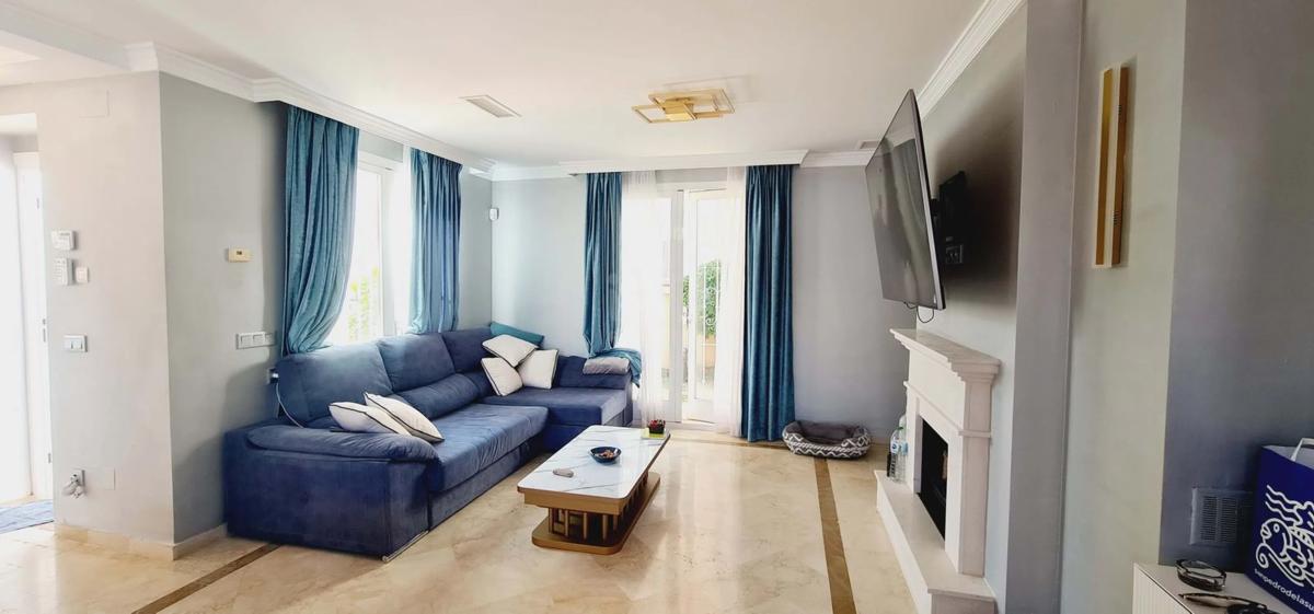 Venta de chalet adosado en Barrio Aloha , Marbella photo 2