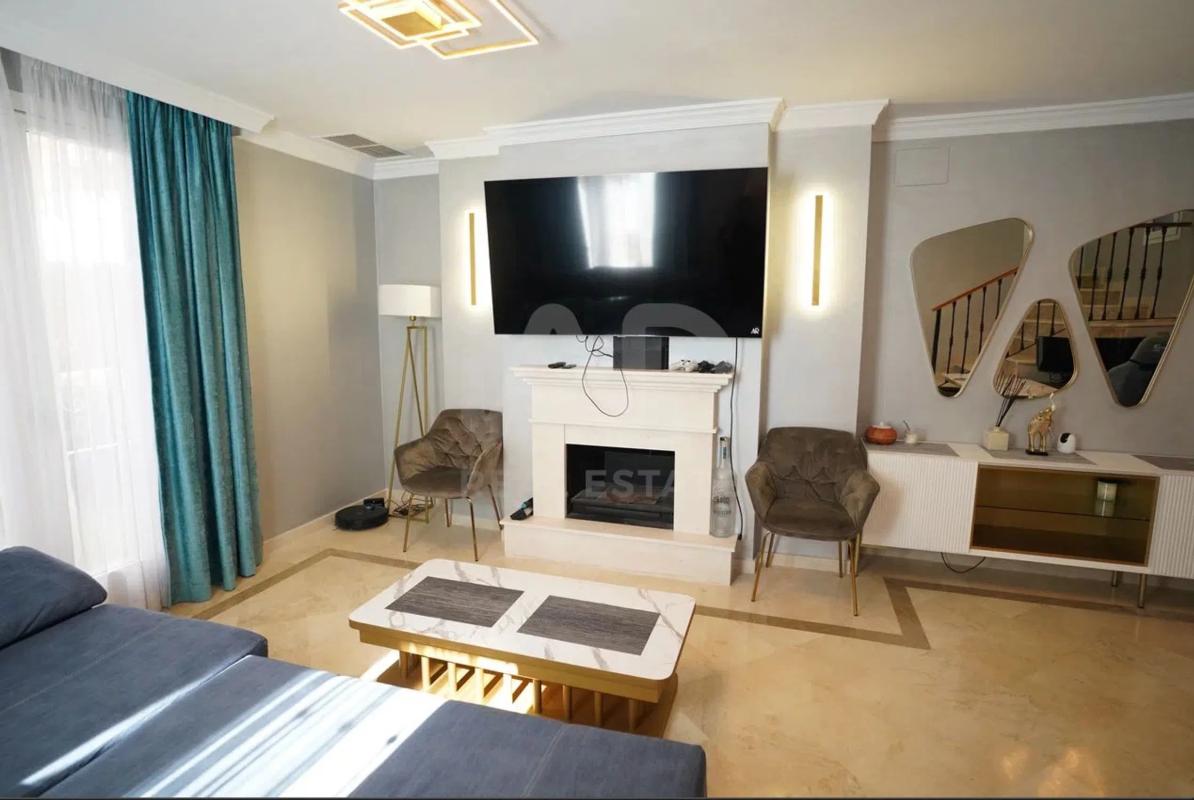 Venta de chalet adosado en Barrio Aloha , Marbella photo 5