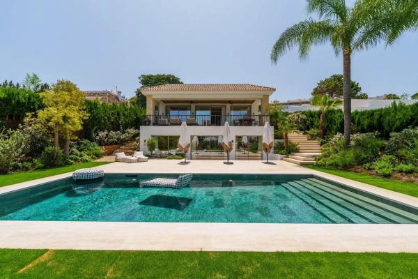 Chalet independiente en venta en Avenida del Prado, Marbella
photo 1