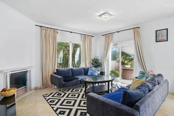 Duplex en venta en Urbanización Los Pinos de Aloha, Marbella photo 1