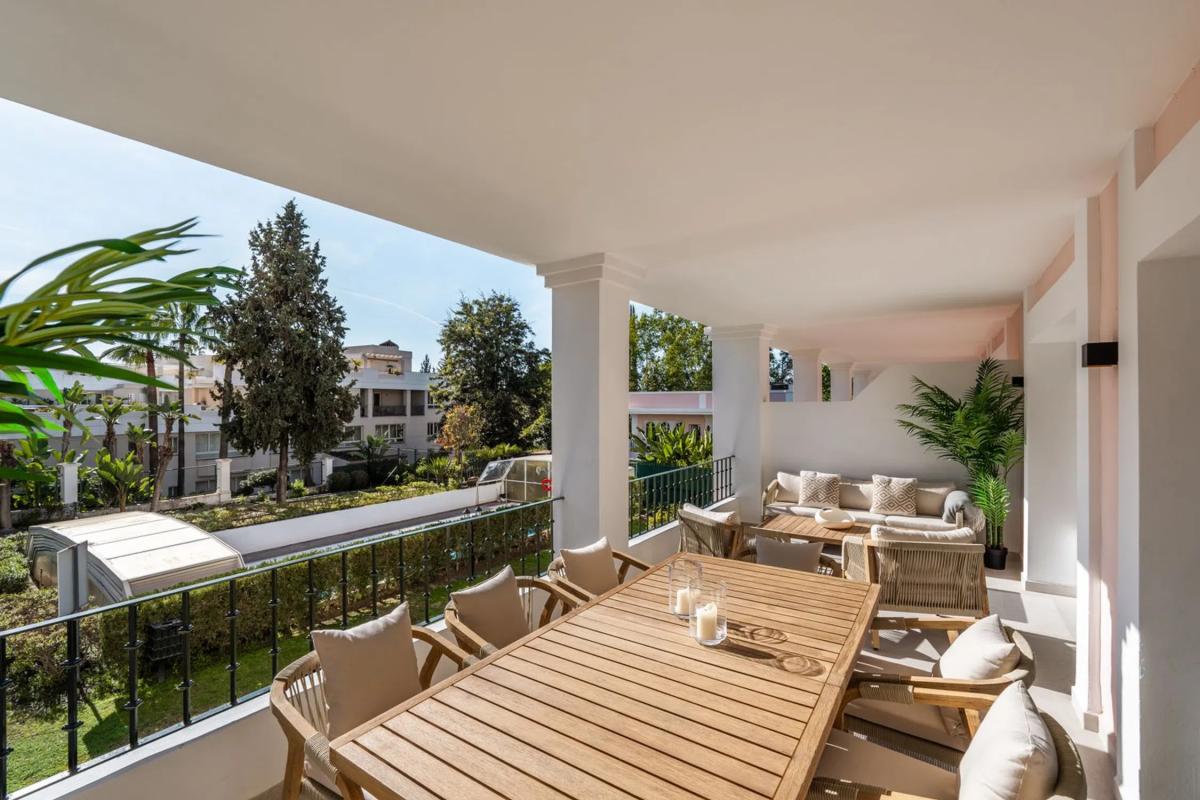 Venta de duplex en Urbanizacion Nva Andalucia Aloha, 26, Marbella photo 2