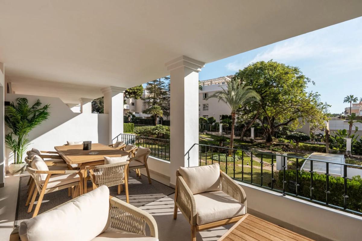 Venta de duplex en Urbanizacion Nva Andalucia Aloha, 26, Marbella photo 3