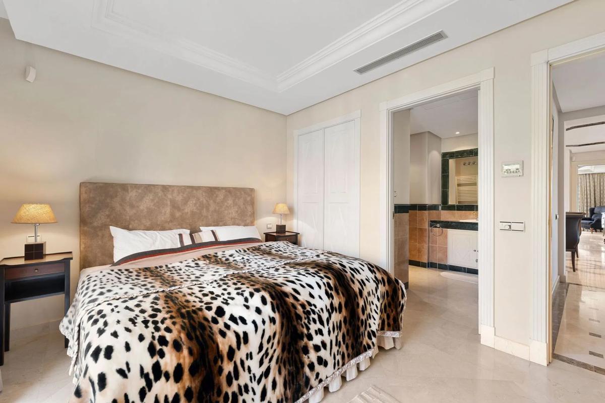 Venta de piso en Calle las Aguilas, Marbella
photo 1