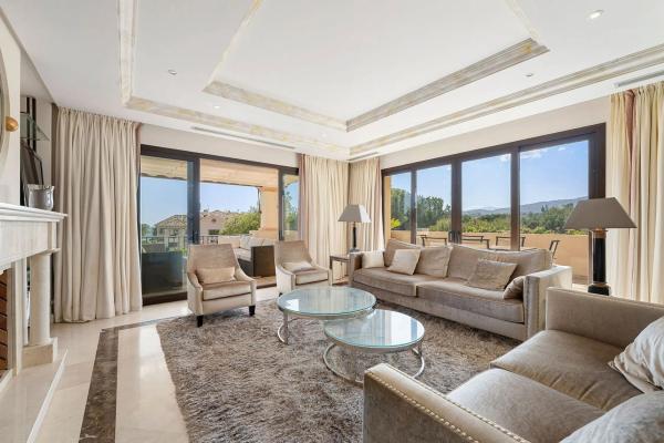 Apartment for sale in Calle las Aguilas, Marbella thumbnail 1
