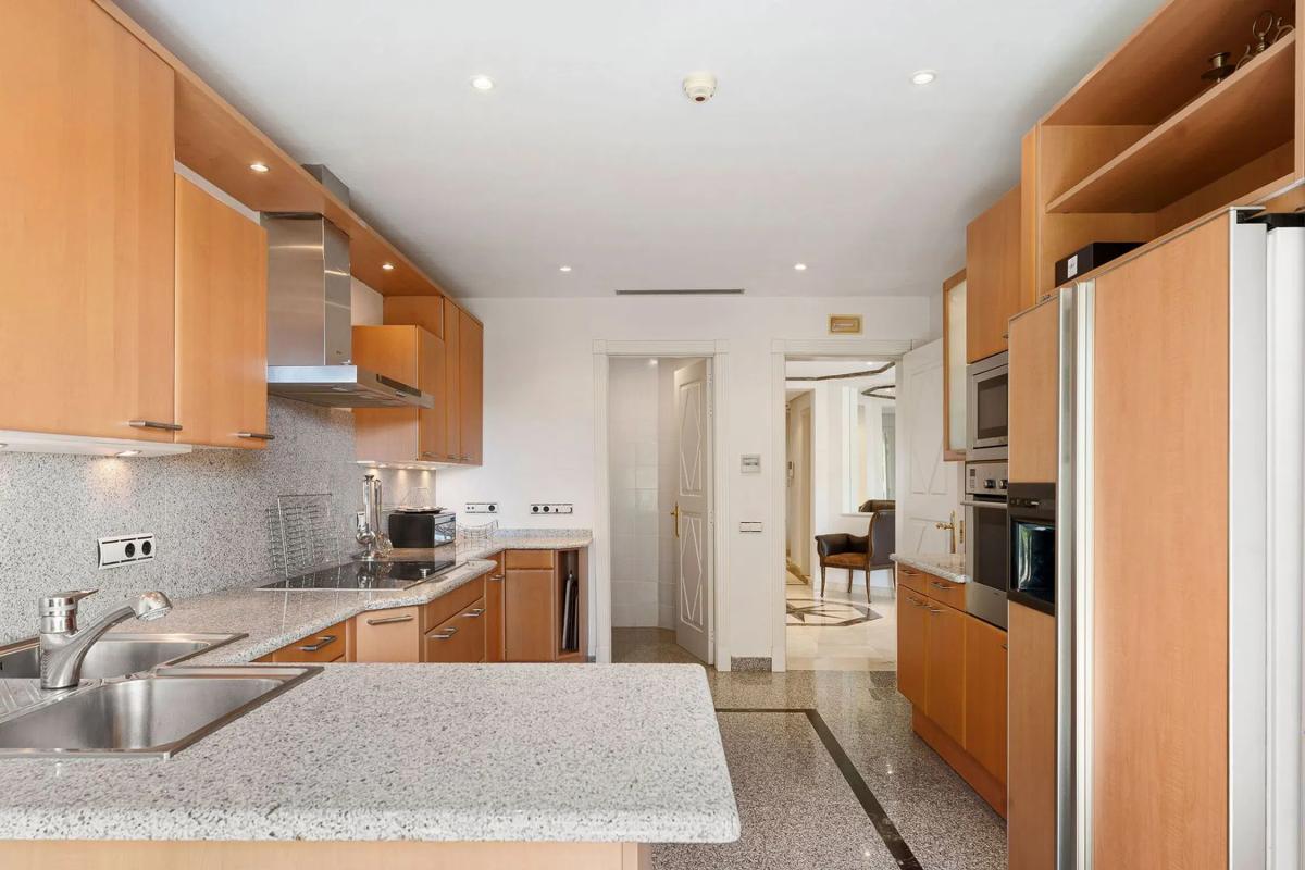 Venta de piso en Calle las Aguilas, Marbella
photo 5