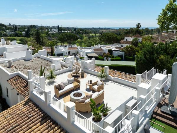 Chalet adosado en venta en Calle Levante , Marbella photo 1