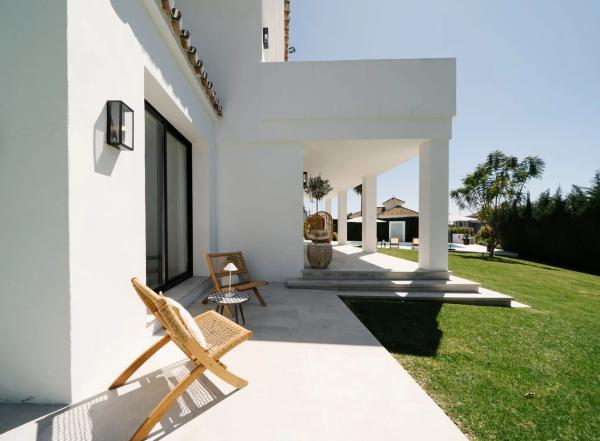 Chalet independiente en venta en Calle Poniente s/n, Marbella
thumbnail 2