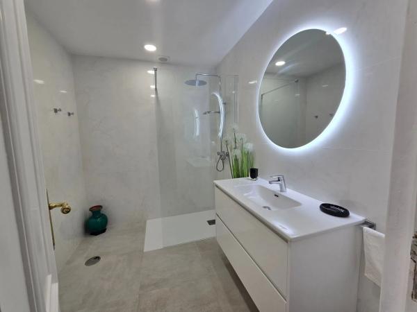 Chalet adosado en venta en Calle Al-andalus s/n , Marbella thumbnail 1