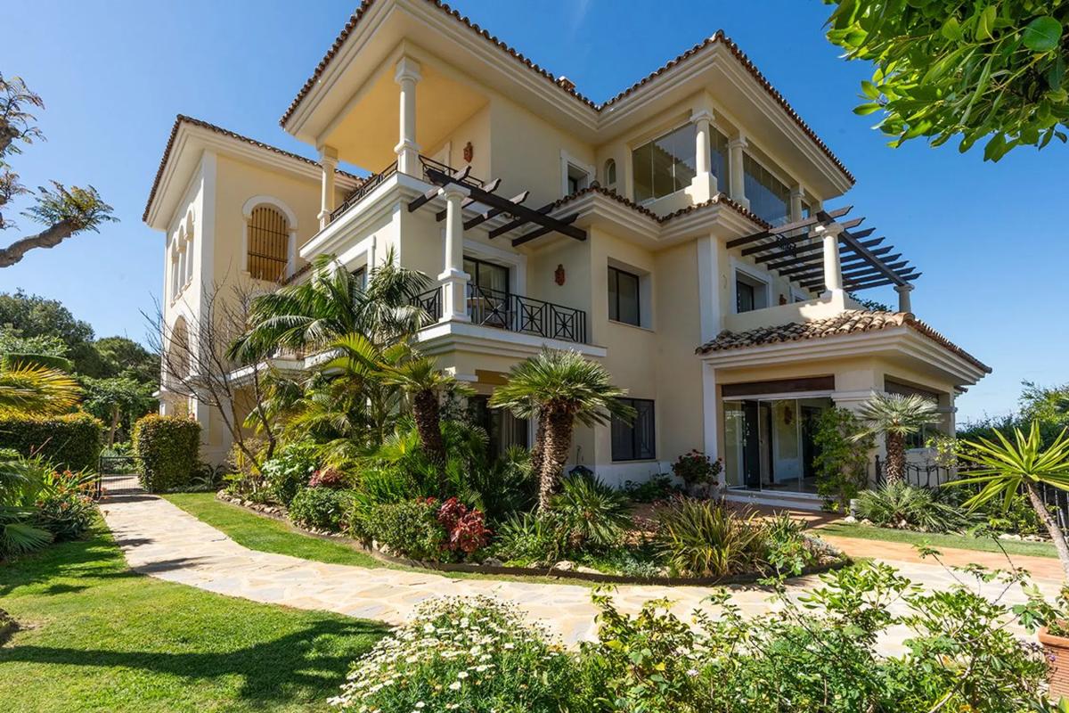Продажа квартиры на Urbanizacion N Andalucia L, Марбелла
photo 1