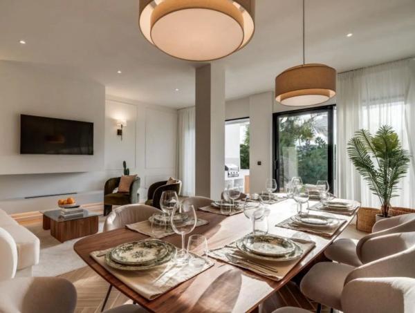 Chalet adosado en venta en Calle Al-andalus , Marbella thumbnail 2