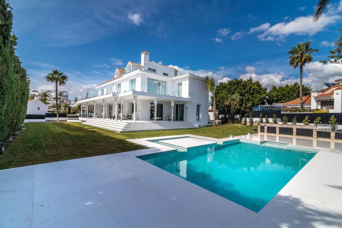 Venta de chalet independiente en Barrio Aloha, Marbella
photo 1