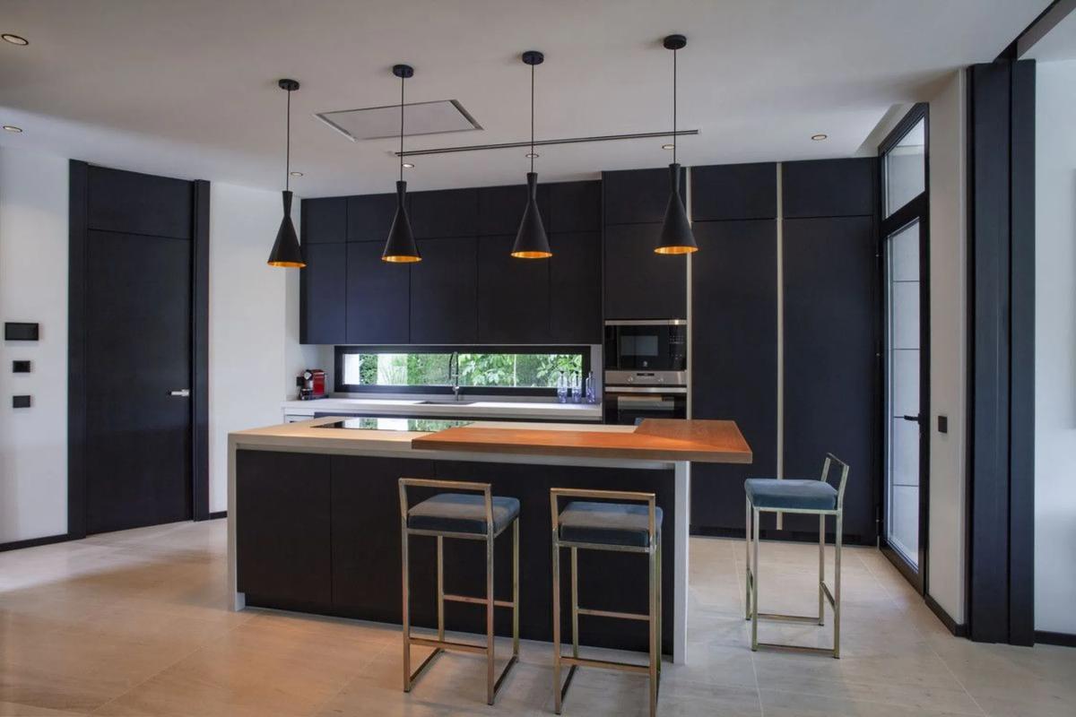 Продажа отдельного шале в  Calle paris, Марбелла photo 2