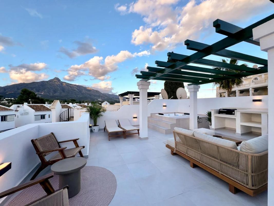 Duplex sale in Calle de las Torres, 29, Marbella photo 4