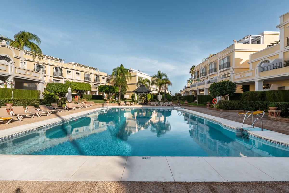 Sprzedaż duplexu w Calle poniente, Marbella photo 2