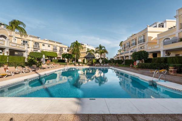 Duplex en venta en Calle poniente, Marbella photo 2
