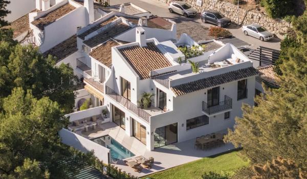 Chalet adosado en venta en Barrio Aloha , Marbella thumbnail 1