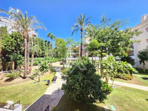 Продажа квартиры на Avenida del Prado, 2, Марбелла
photo 1