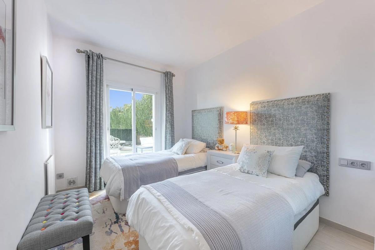 Venta de chalet adosado en Barrio Aloha , Marbella photo 4