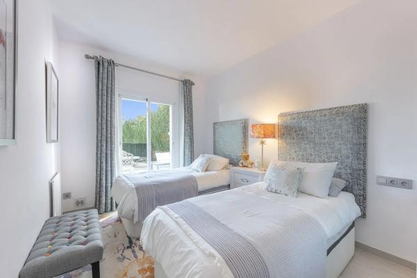 Chalet adosado en venta en  Barrio Aloha , Marbella photo 4