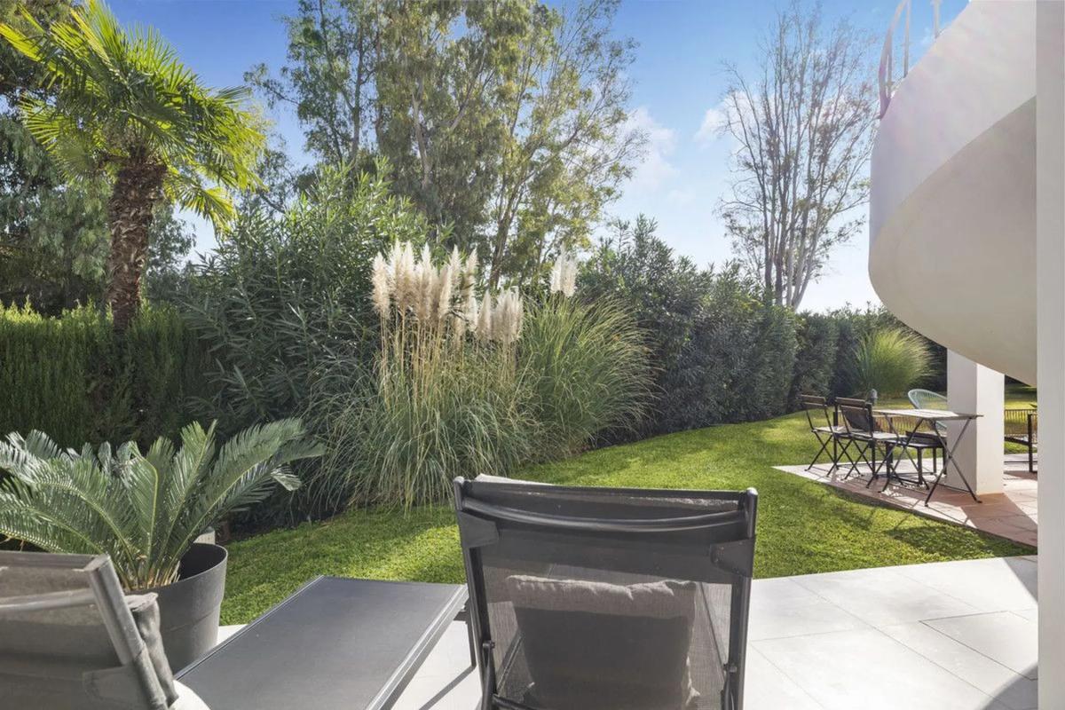 Sale of townhouse in La Pinta , Marbella photo 1