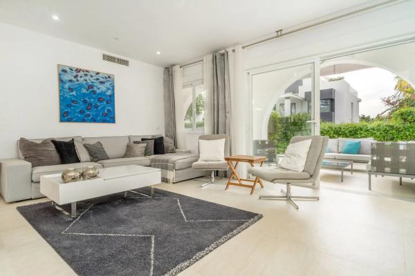 Terraced house for sale at Barrio Aloha , Marbella photo 1