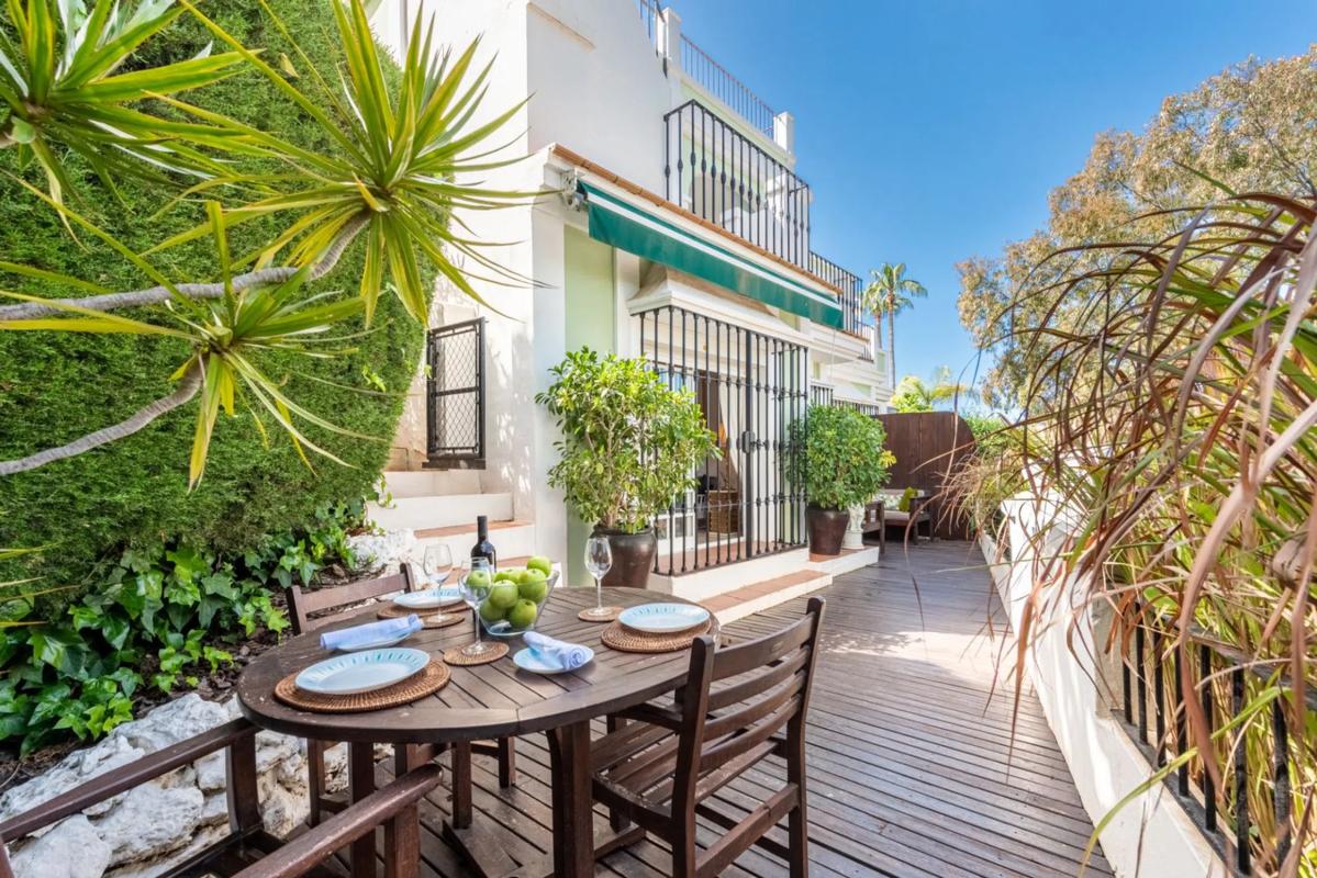 Venta de chalet adosado en Barrio Aloha , Marbella photo 2