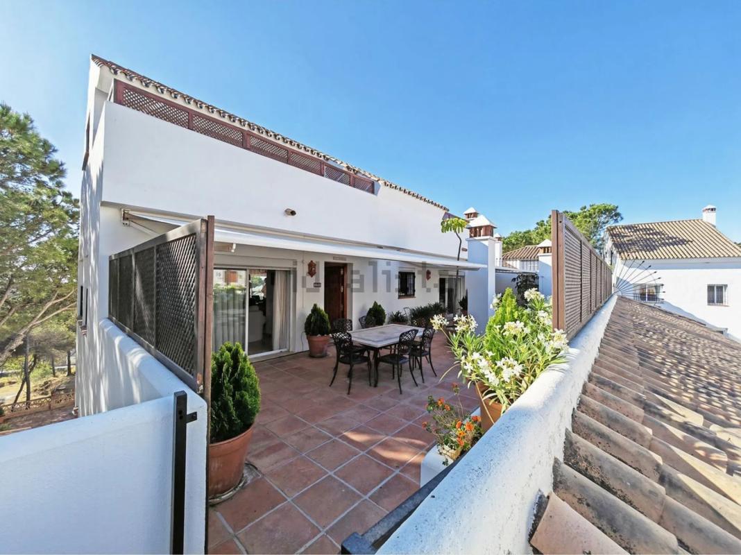 Venta de duplex en Urbanización Los Pinos de Aloha s/n, Marbella photo 3