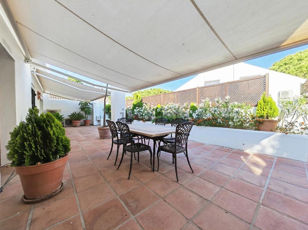 Venta de duplex en Urbanización Los Pinos de Aloha s/n, Marbella photo 4