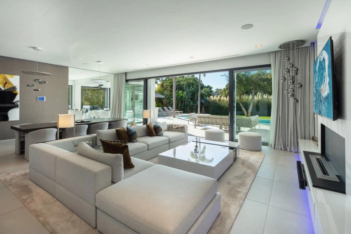 Sprzedaż niezależnego domku jednorodzinnego w Barrio Aloha, Marbella photo 2