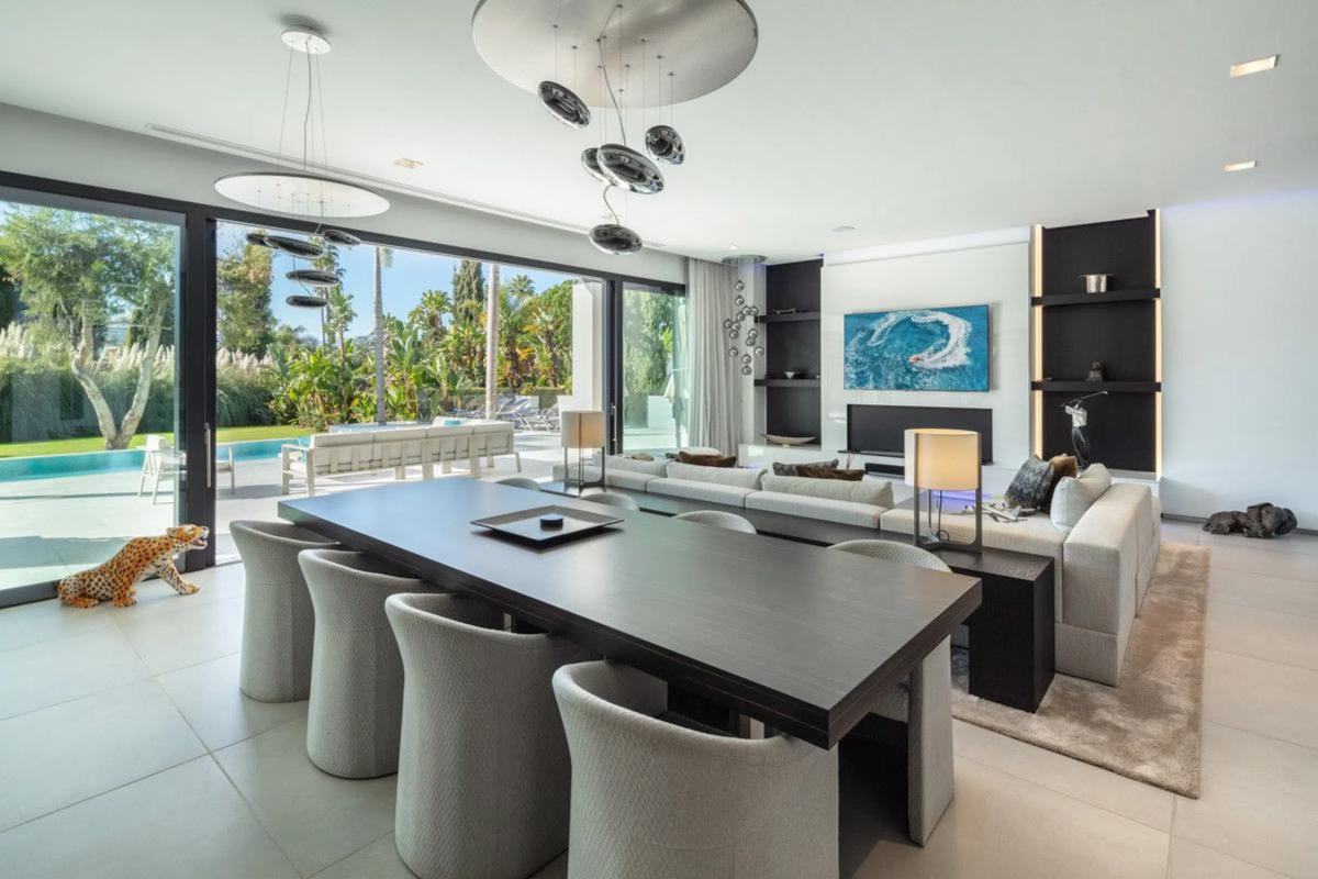 Sprzedaż niezależnego domku jednorodzinnego w Barrio Aloha, Marbella photo 3