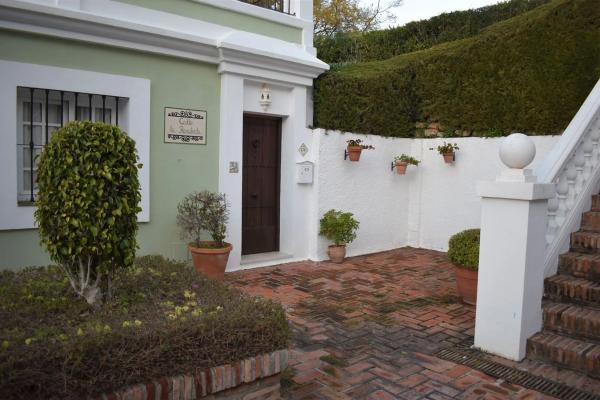 Chalet adosado en venta en Avenida Valle del Golf , Marbella photo 1