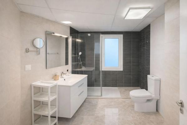 Chalet adosado en venta en CL ALFARNATE-NARANJOS MARBEL , Marbella thumbnail 2