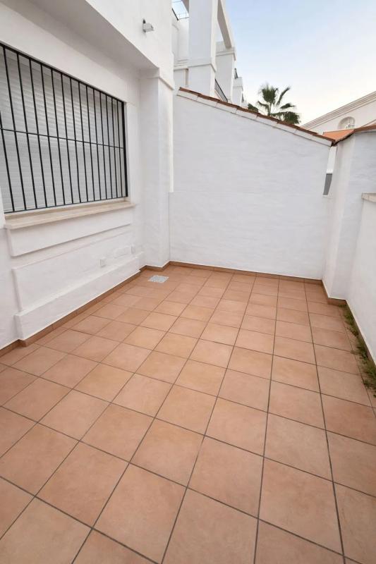Продажа таунхауса в  CL ALFARNATE-NARANJOS MARBEL , Марбелла photo 5