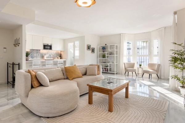 Duplex en venta en Urbanización Los Naranjos de Marbella, 2, Marbella photo 1