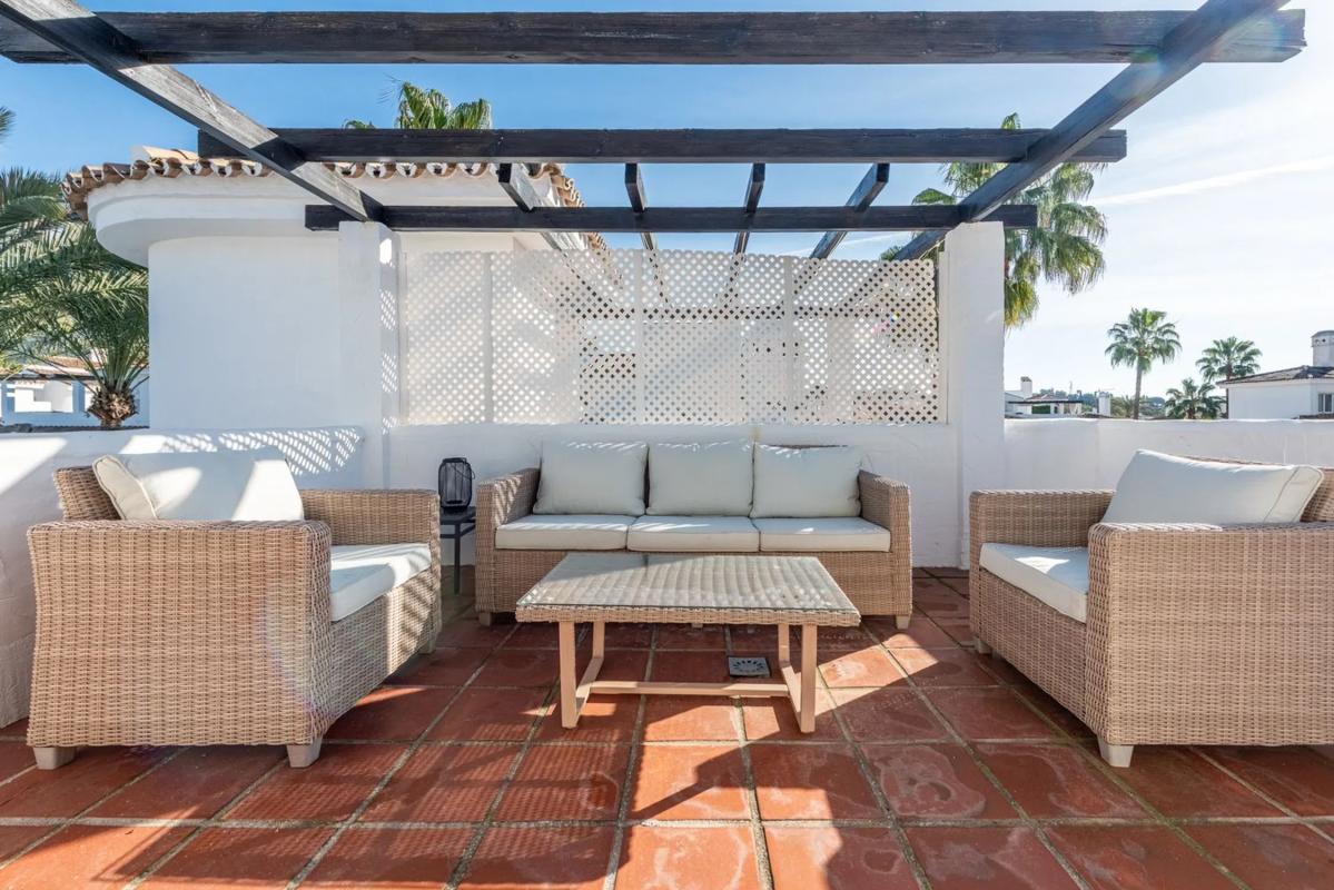 Duplex sale in Urbanización Los Naranjos de Marbella, 2, Marbella photo 5